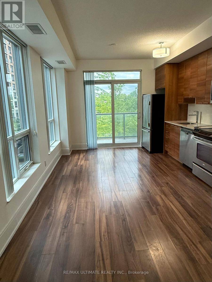 Toronto (islington-city Centre West), ON M9B0A4,15 Viking LN #305