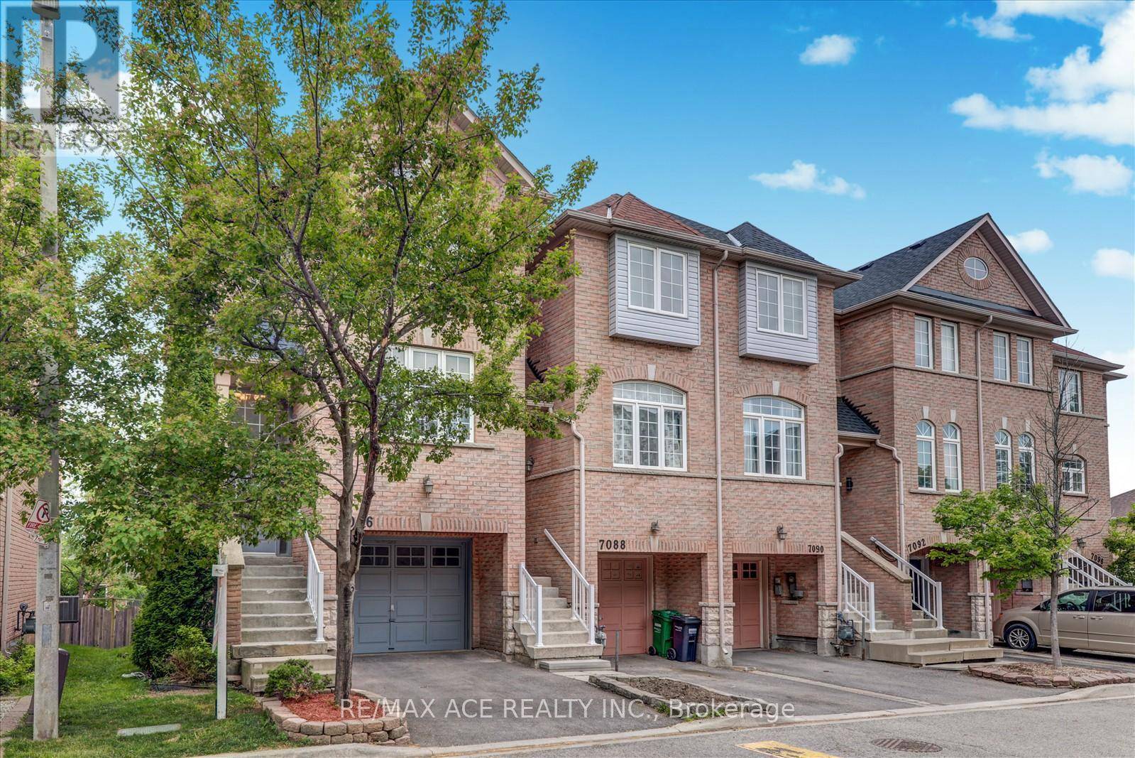 Mississauga (lisgar), ON L5N8R5,7086 FAIRMEADOW CRESCENT