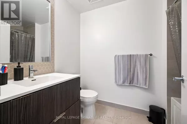 Mississauga (central Erin Mills), ON L5M0Y2,2520 Eglinton AVE West #PH1905