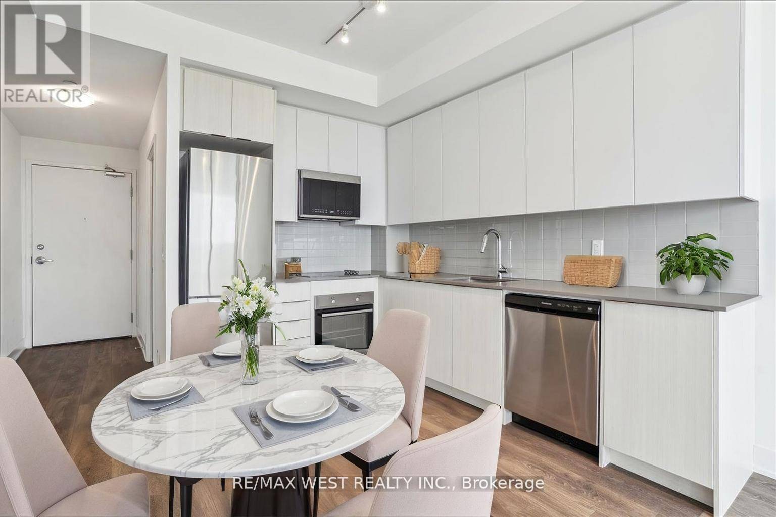 Oakville (ro River Oaks), ON L6H3R6,297 Oak Walk DR #2406