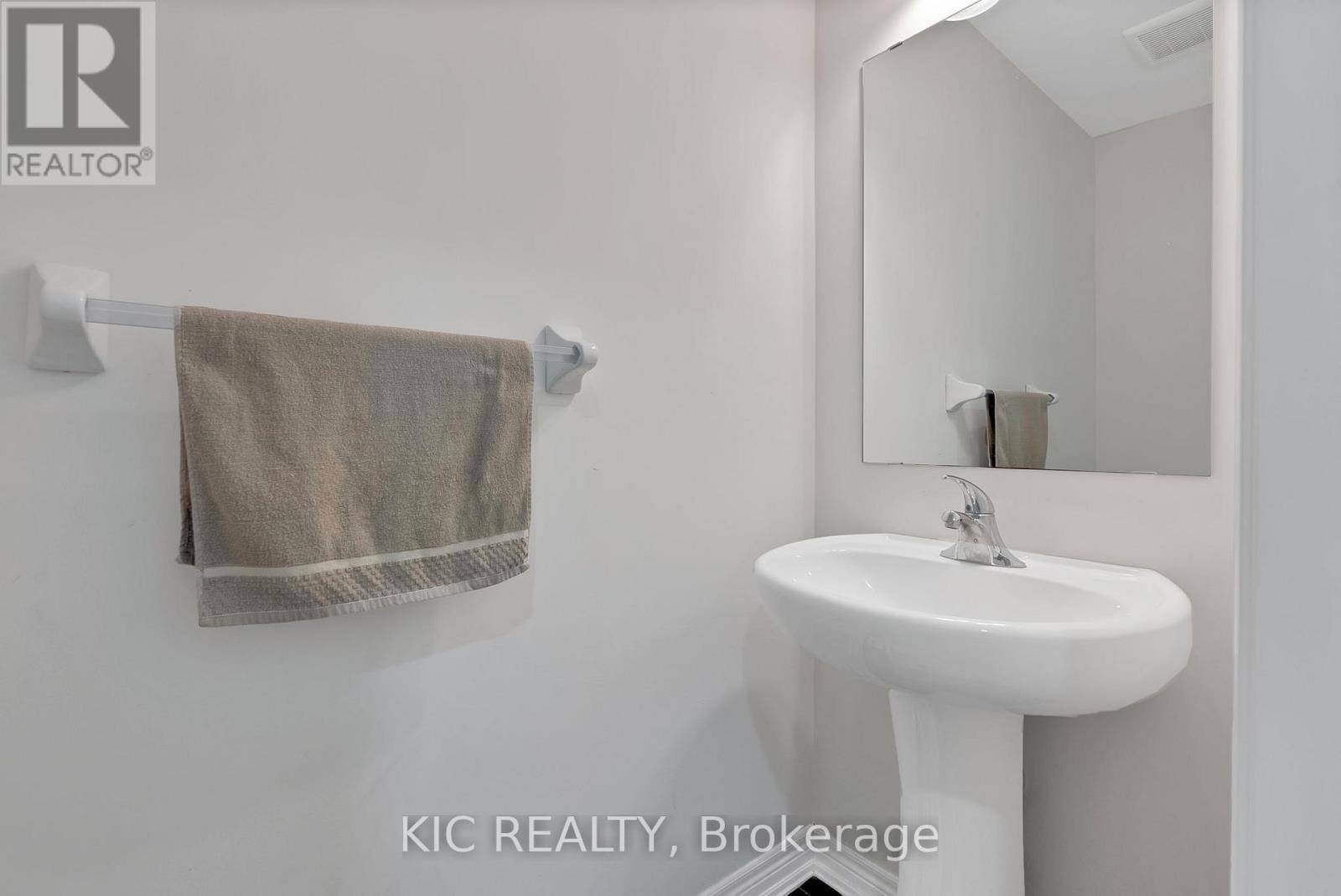 Orangeville, ON L9W7N5,11 WINTERTON COURT