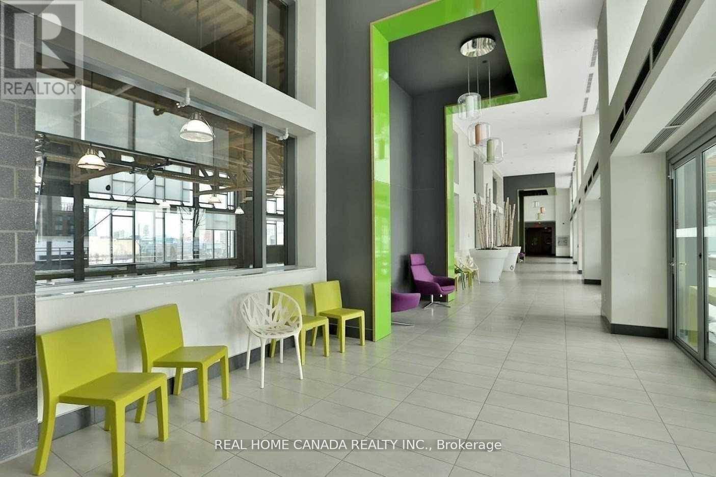 Mississauga (city Centre), ON L5B0G7,360 Square One DR #702