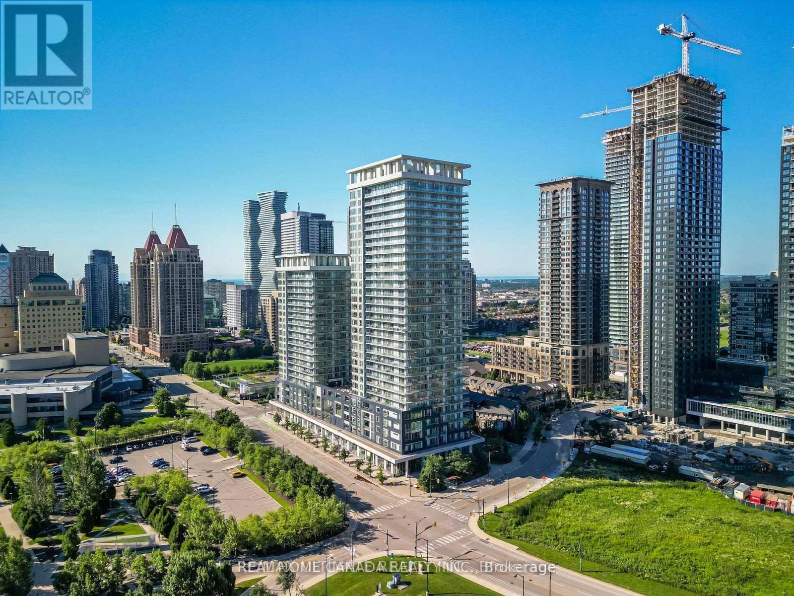 360 Square One DR #702, Mississauga (city Centre), ON L5B0G7