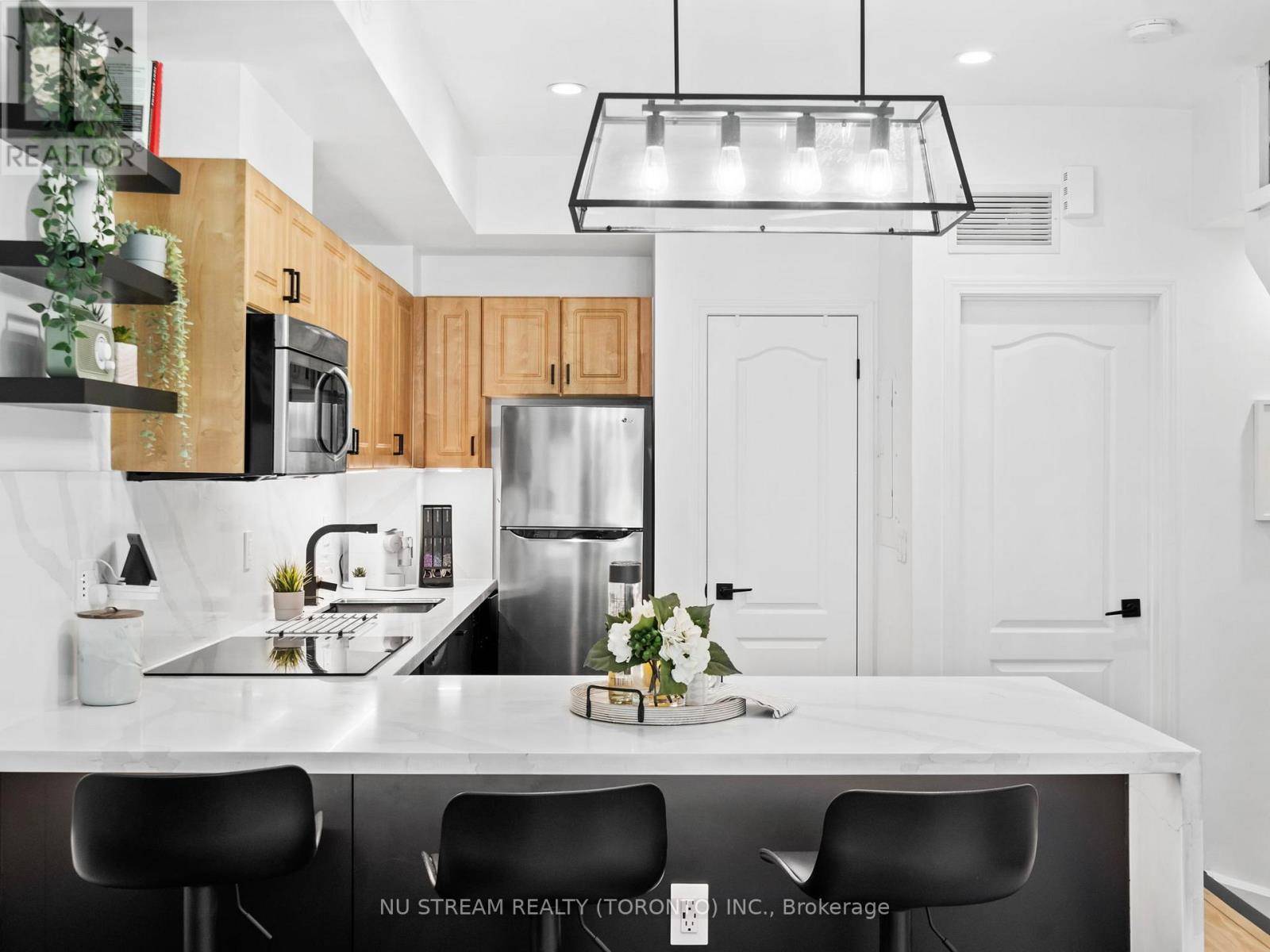 Toronto (downsview-roding-cfb), ON M3K1E6,873 Wilson AVE #15