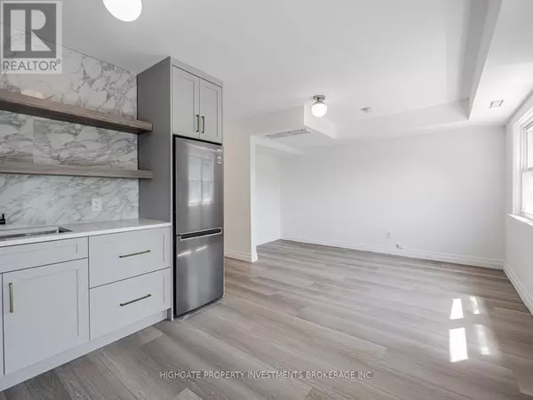 Toronto (caledonia-fairbank), ON M6E4C9,170 Ennerdale RD #Back