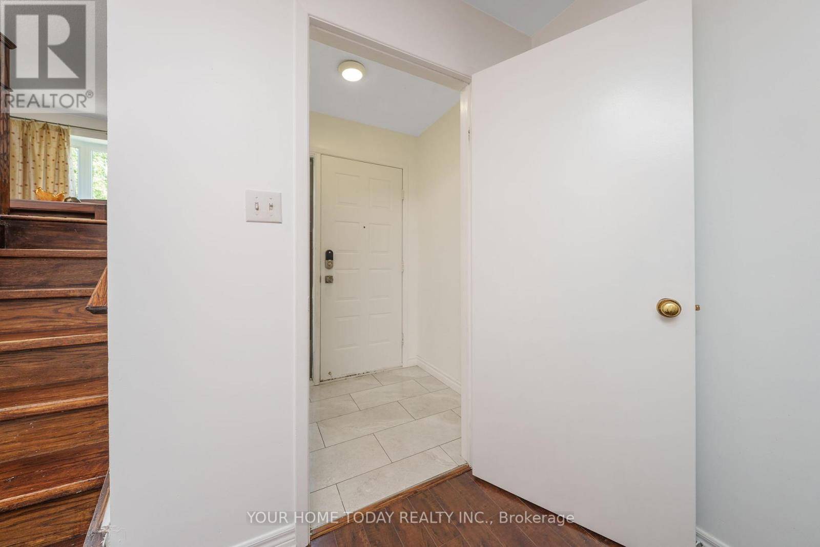 Brampton (brampton North), ON L6V4E4,18 ALABASTER DRIVE