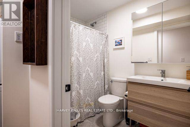 Toronto (high Park North), ON M6P2A8,11 Prince Rupert AVE #Lower