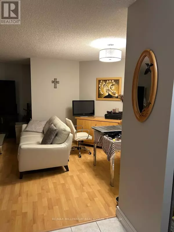 Toronto (mount Olive-silverstone-jamestown), ON M9V5E7,61 Markbrook LN #811