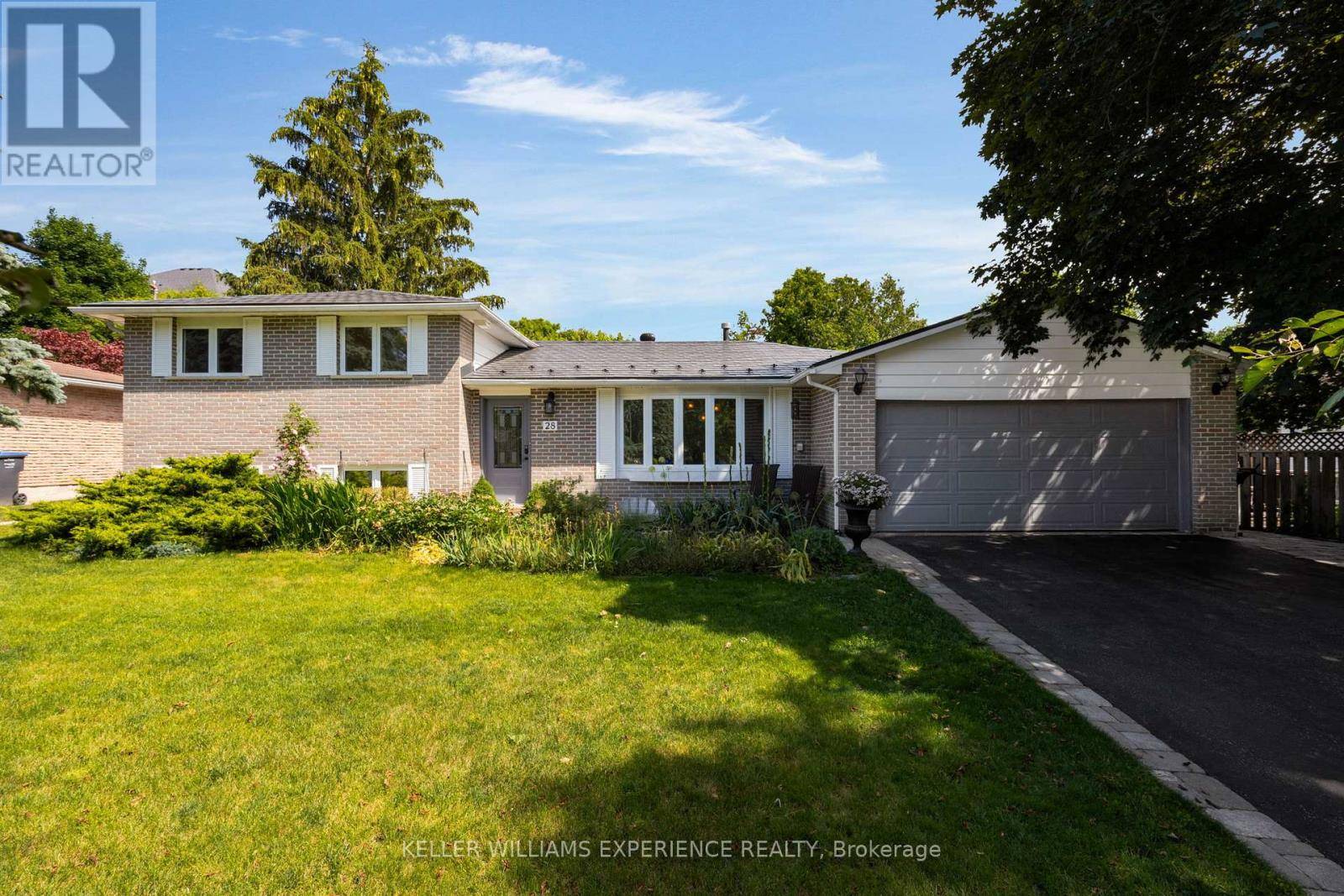 28 LARRY STREET, Caledon (caledon East), ON L7C1K8