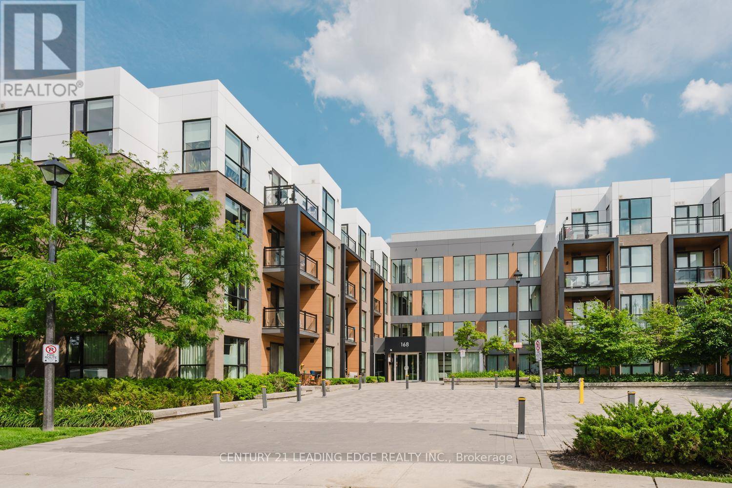 Oakville (go Glenorchy), ON L6H0W5,168 Sabina DR #301