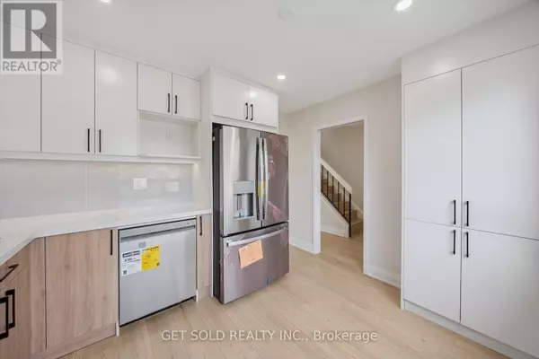 Mississauga (malton), ON L4T3L4,7149 DELMONTE CRESCENT