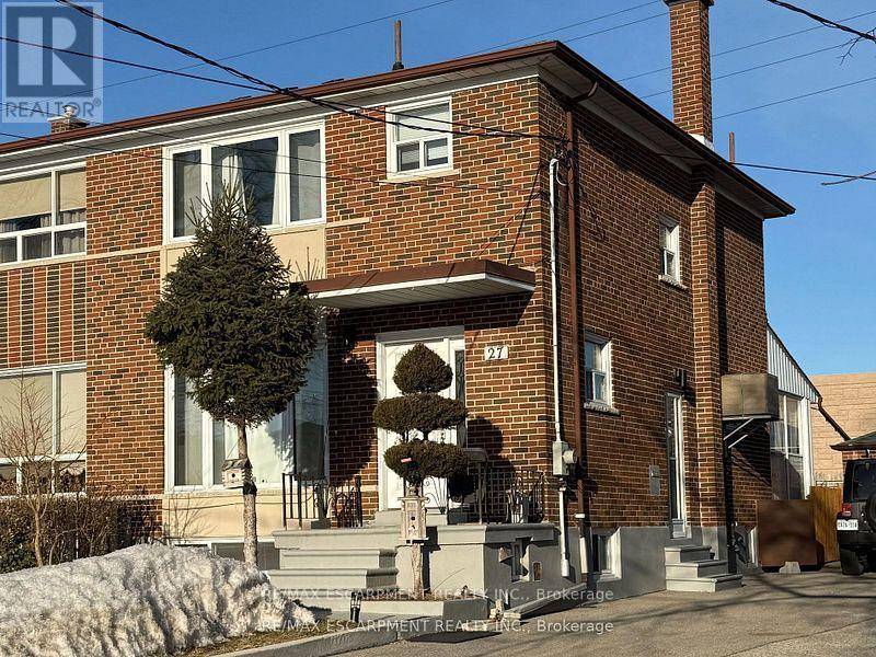 27 WOODENHILL COURT, Toronto (keelesdale-eglinton West), ON M6M1K8