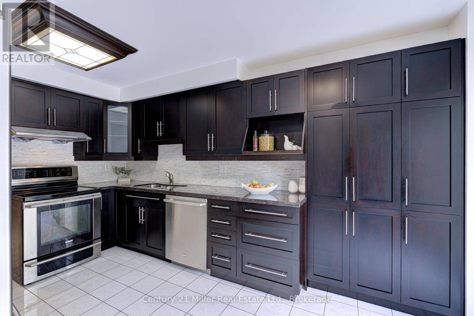 Oakville (ro River Oaks), ON L6H5X4,474 MARLATT DRIVE