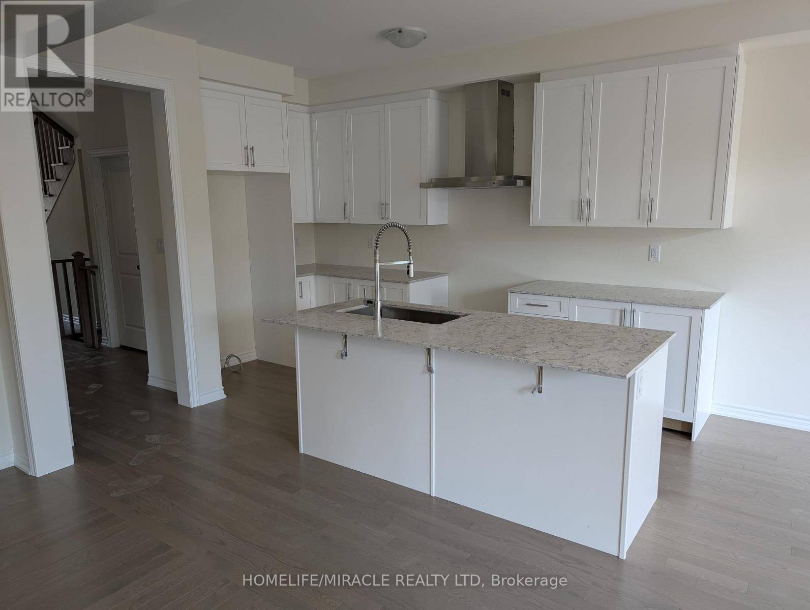 Brampton (northwest Brampton), ON L7A0B8,47 ARNOLD CIRCLE