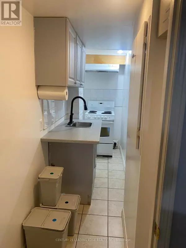 Toronto (weston), ON M6N5H4,121 WESTON ROAD