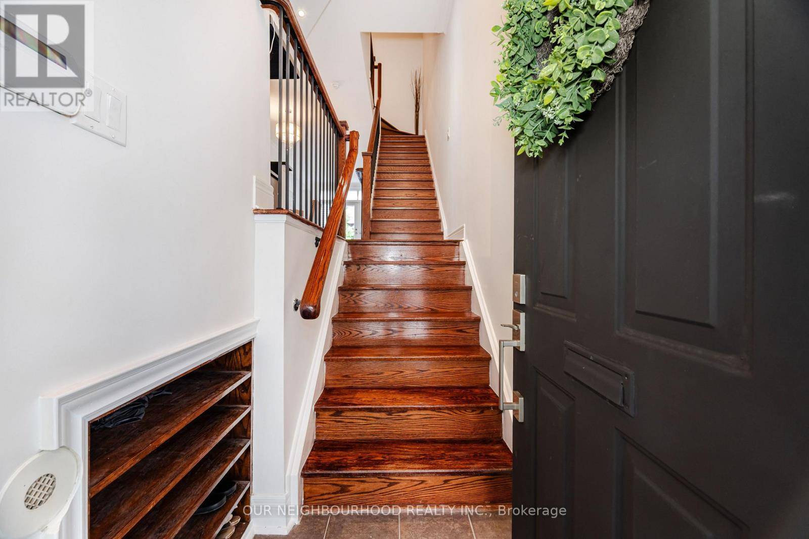 Toronto (mimico), ON M8Y2Y2,88 MILTON STREET