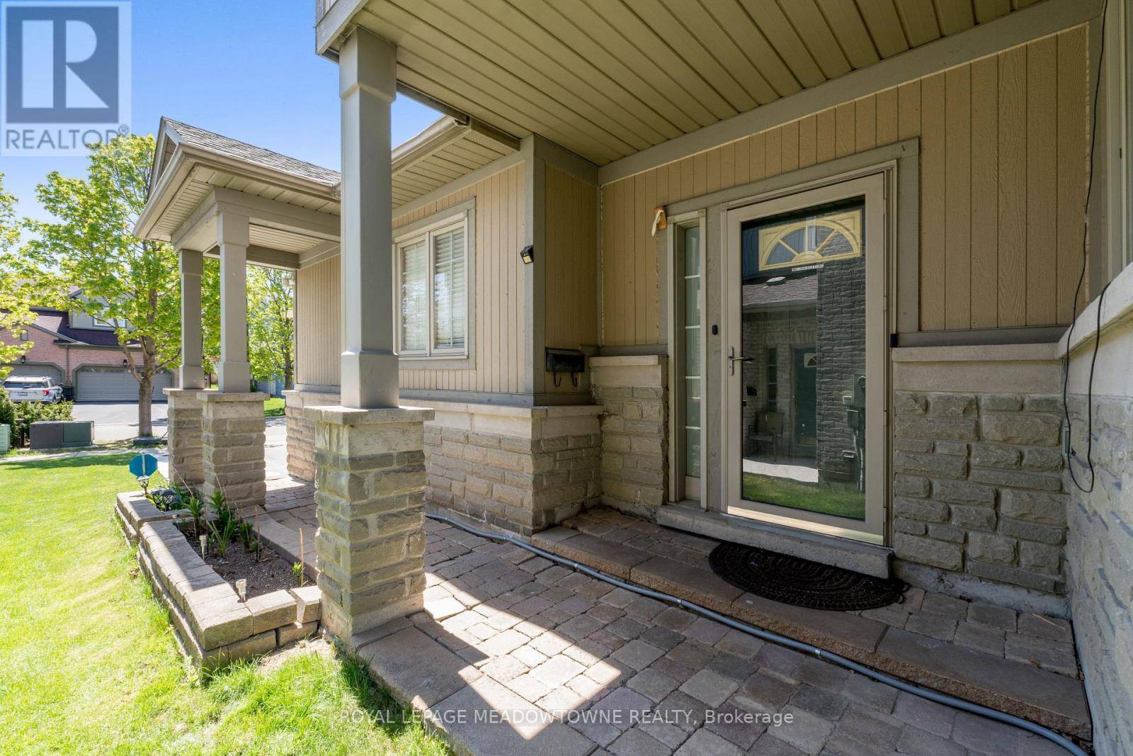 Mississauga (meadowvale Village), ON L5N7S5,1876 STEVINGTON CRESCENT