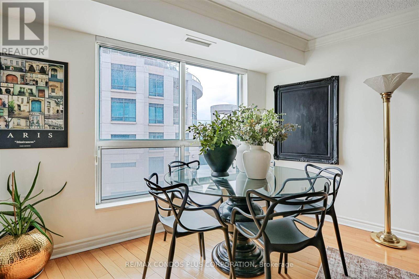 Toronto (mimico), ON M8V4B2,2111 Lake Shore BLVD West #912