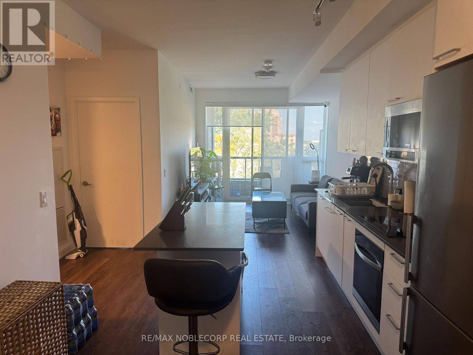 Oakville (wm Westmount), ON L6M5P5,3005 Pine Glen RD #215