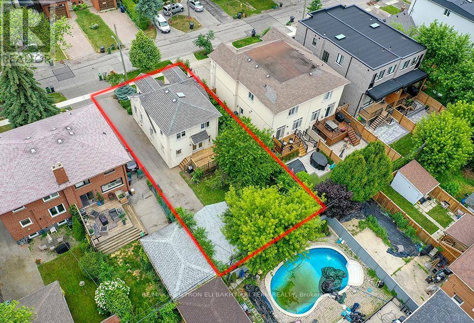 Toronto (alderwood), ON M8W1Y3,29 ROSELAND DRIVE