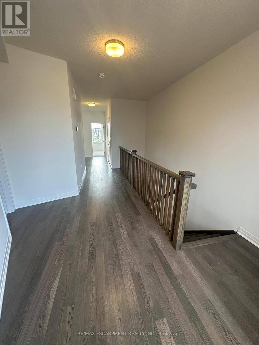 Oakville (go Glenorchy), ON L6M4K1,6 JACK BOWERBANK BOULEVARD