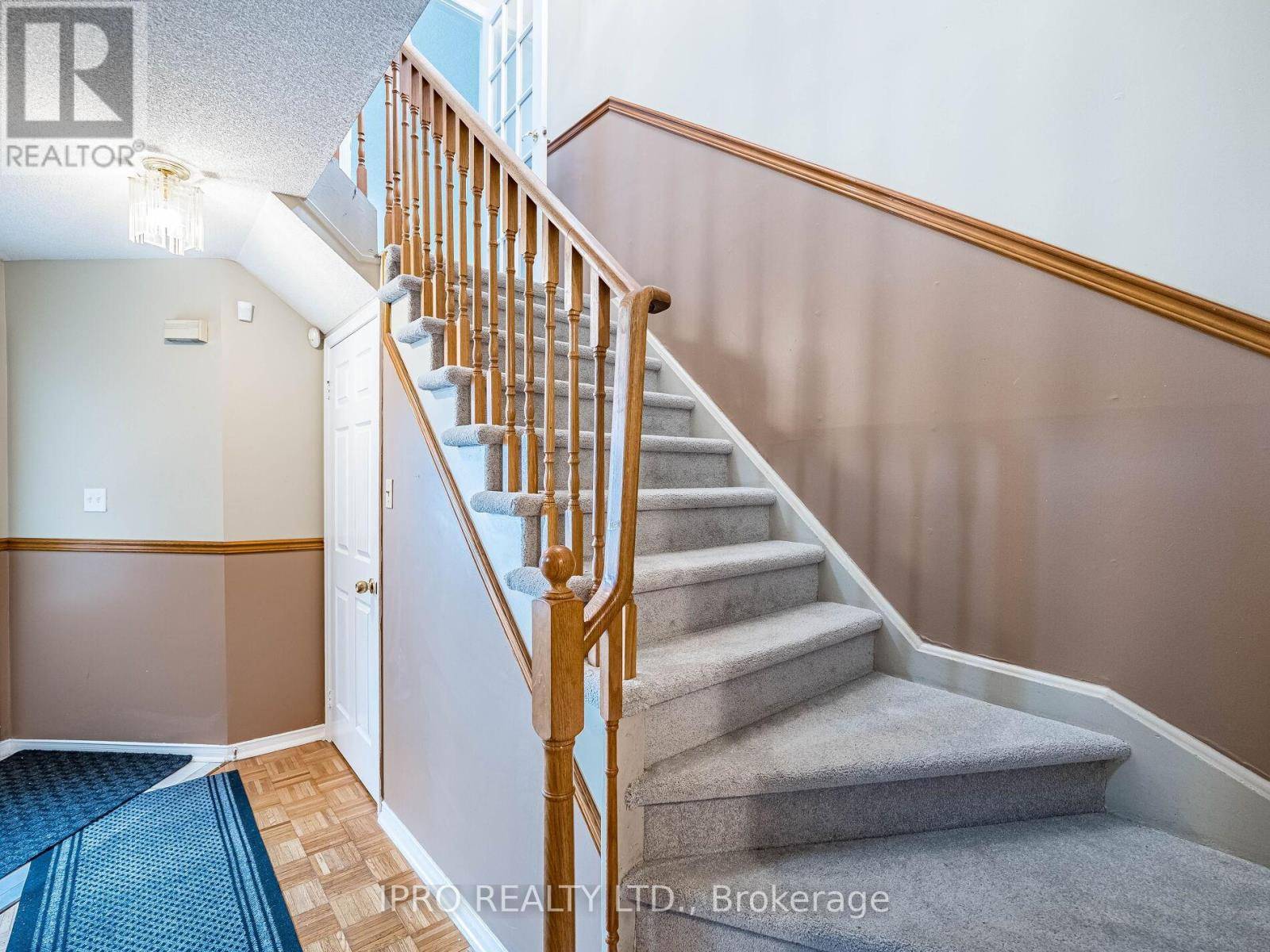 Mississauga (east Credit), ON L5V1T3,5245 CINNAMON ROAD