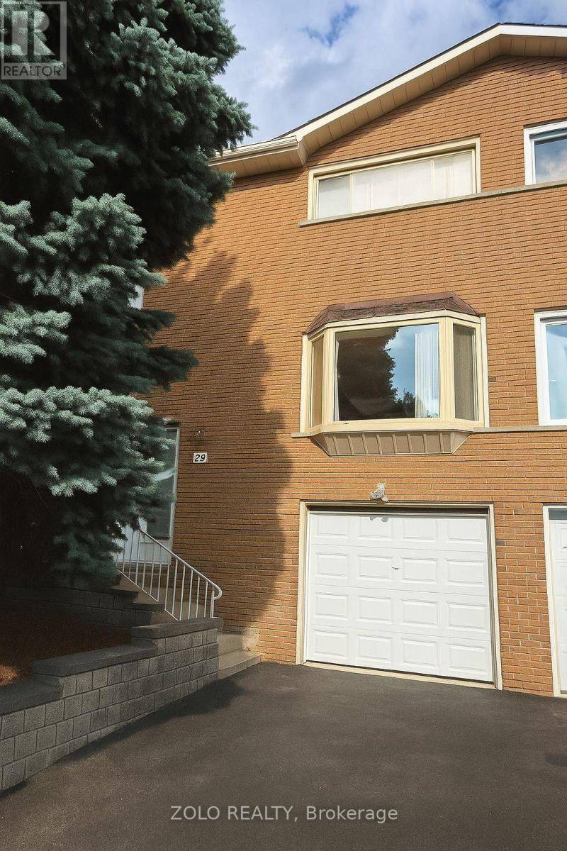 29 NEWLYN CRESCENT, Brampton (brampton North), ON L6V3A9