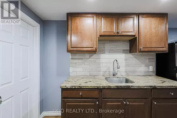 Halton Hills (georgetown), ON L7G6N3,210 MILLER DRIVE