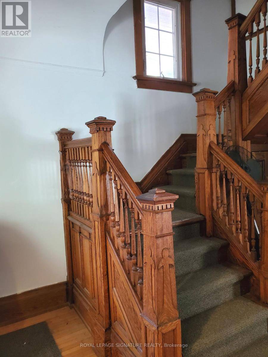 Toronto (south Parkdale), ON M6K2Z7,1 Maynard AVE #2