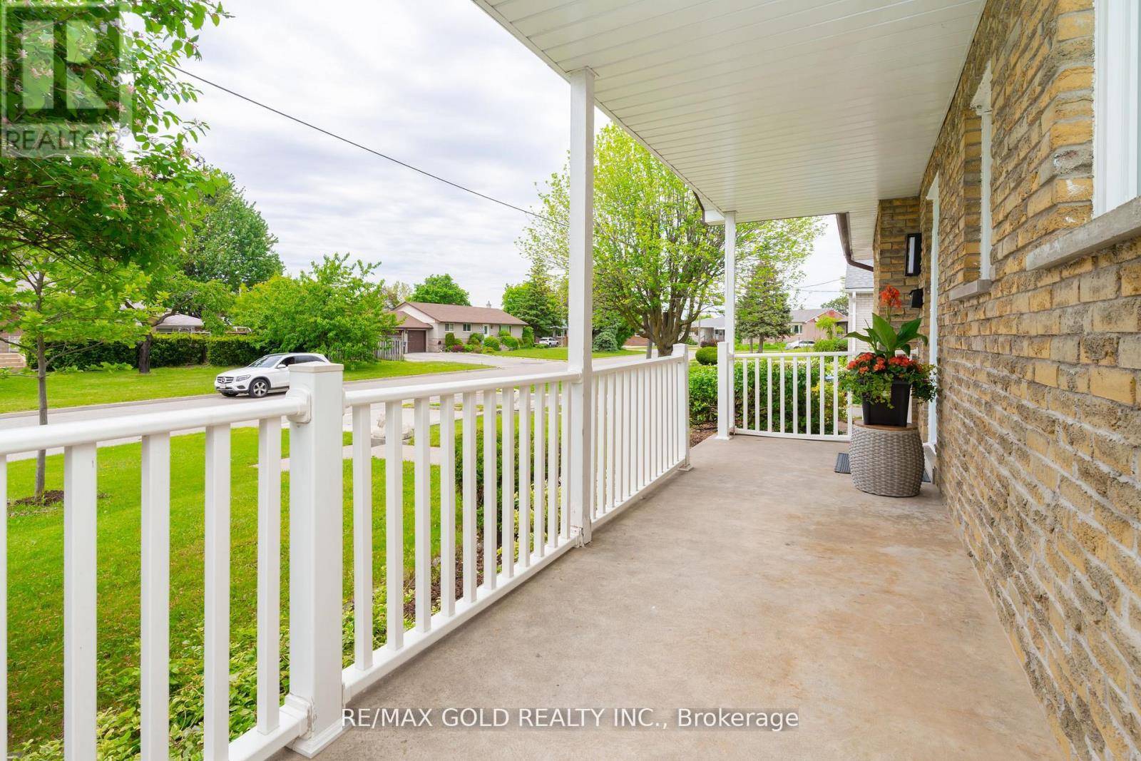 Brampton (bram East), ON L6W2Z1,22 CARLYLE CRESCENT