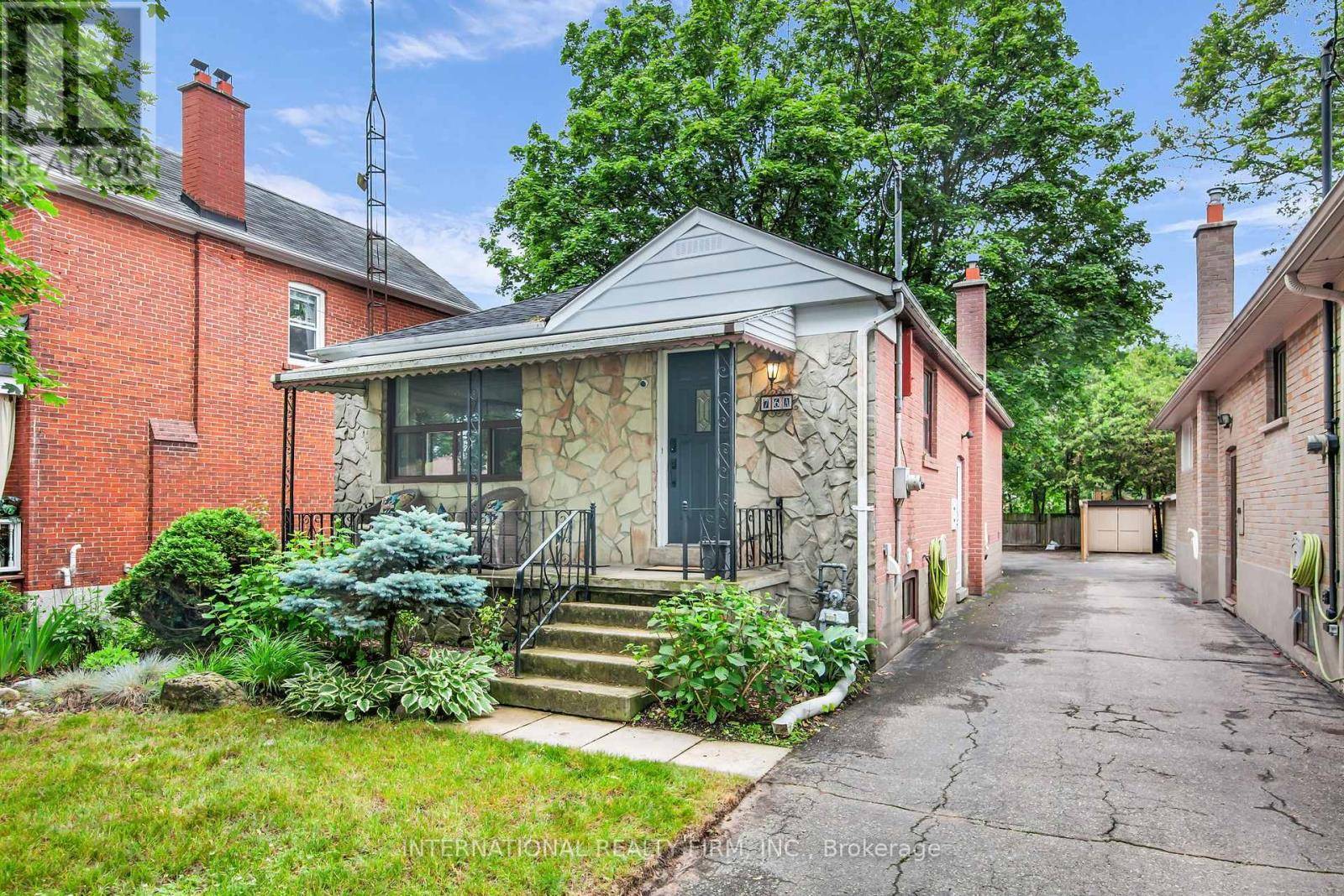 76A GORT AVENUE, Toronto (alderwood), ON M8W3Z1