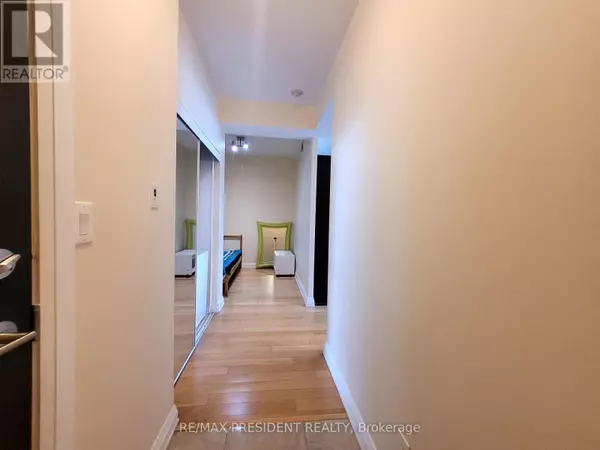 Mississauga (city Centre), ON L5B0B9,3504 Hurontario ST #801