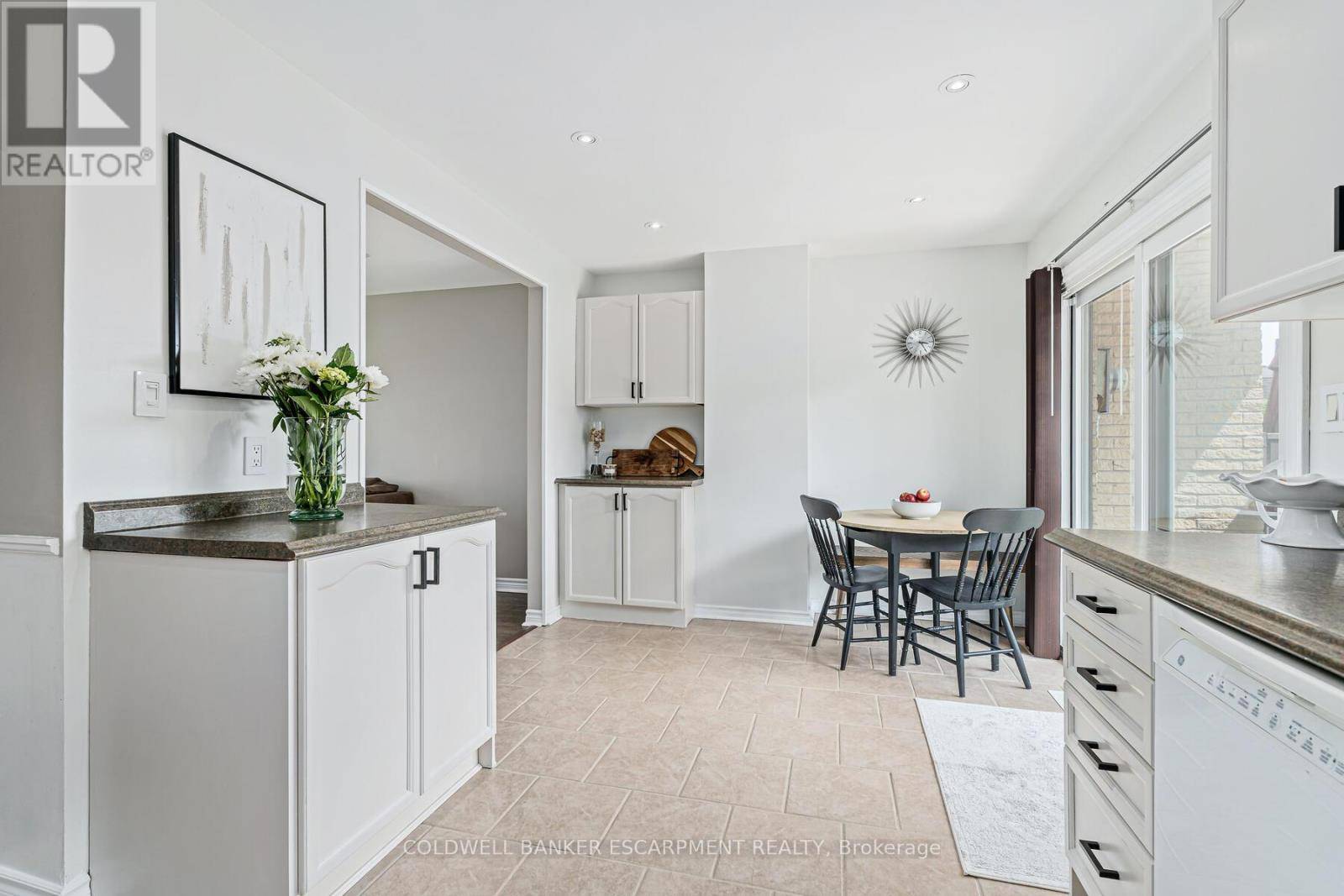 Halton Hills (georgetown), ON L7G4K3,20 Mountainview RD South #27