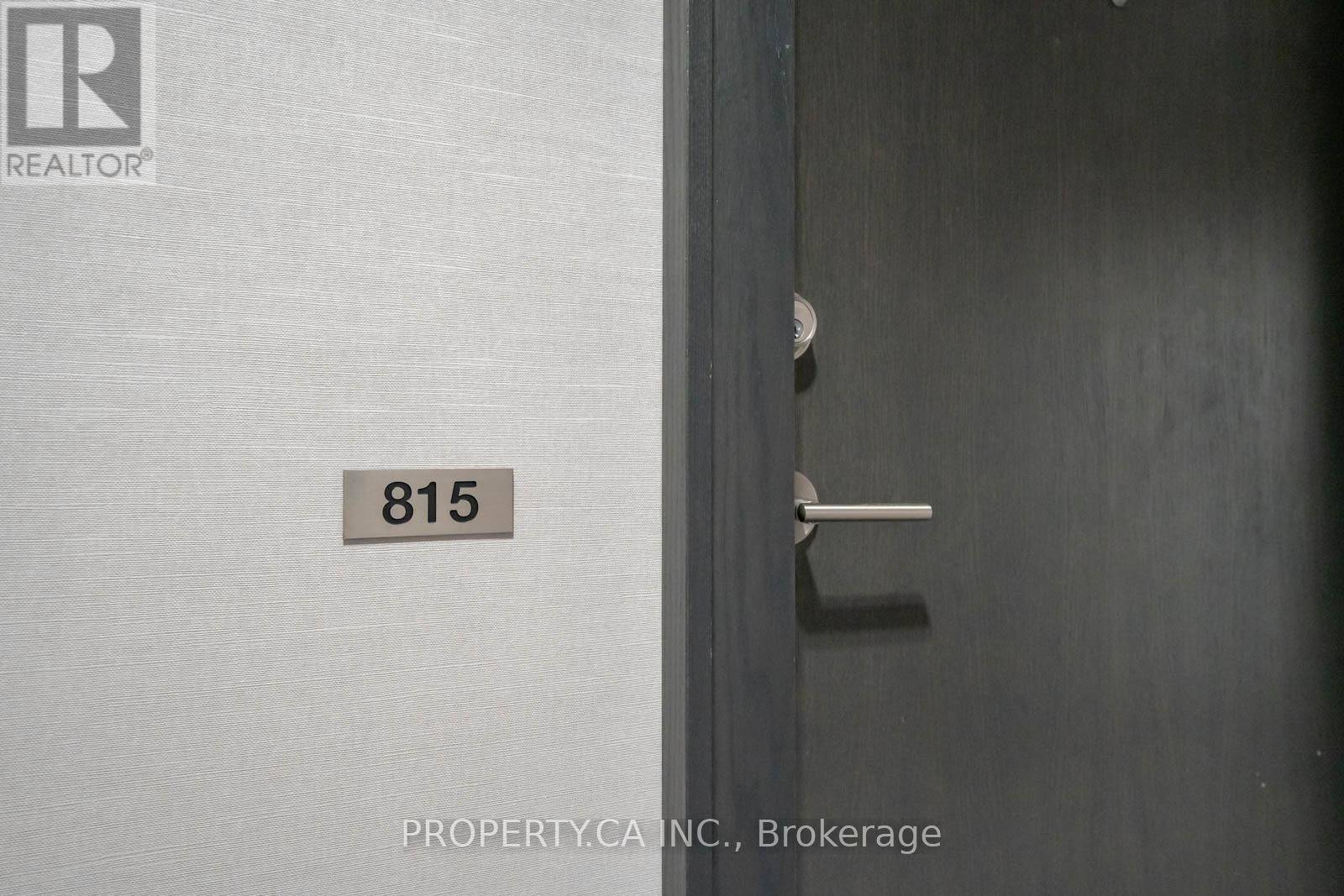 Toronto (high Park-swansea), ON M6S5B5,105 The Queensway #815