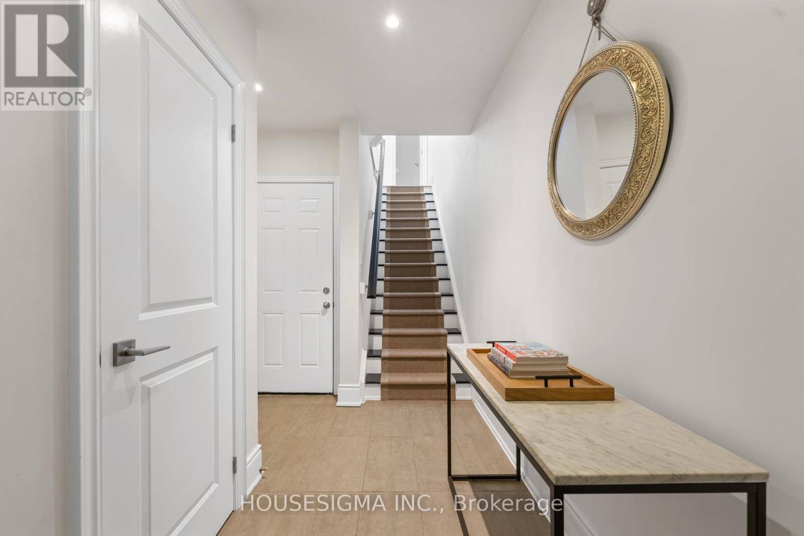 Mississauga (central Erin Mills), ON L5M0X9,4380 Mississauga RD #8