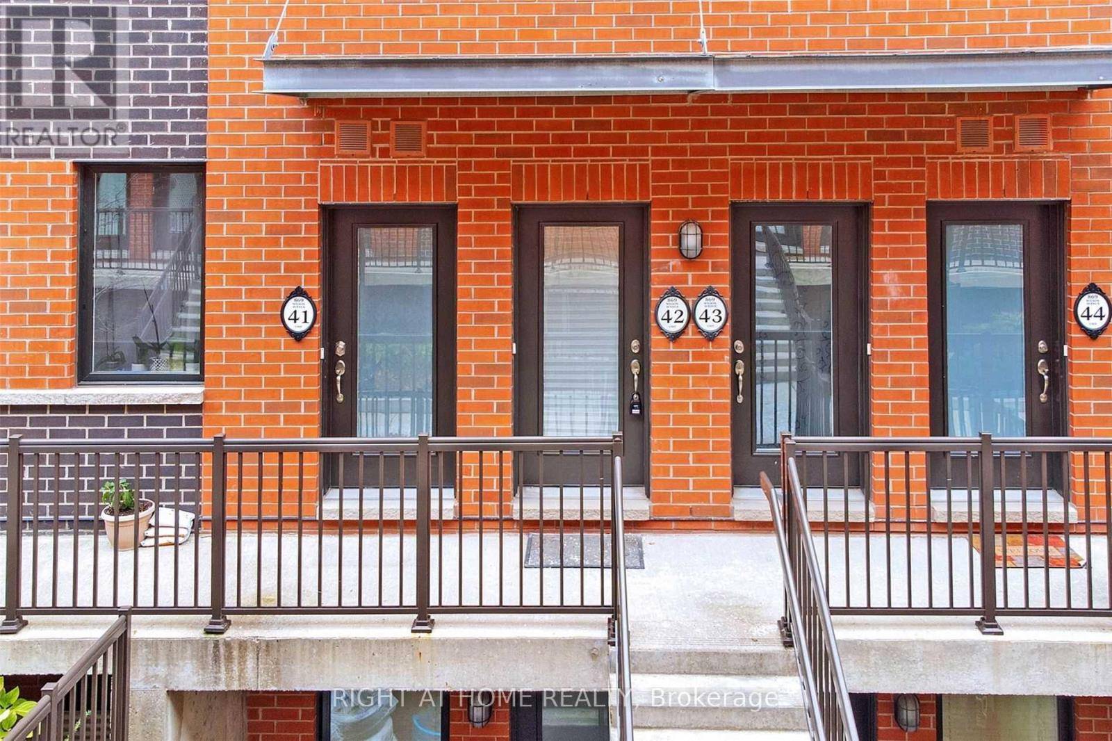 869 Wilson AVE #42, Toronto (downsview-roding-cfb), ON M3K0A4