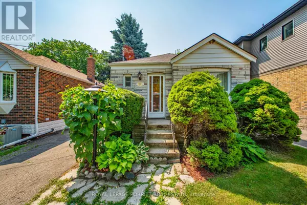 27 STRUTHERS STREET, Toronto (mimico), ON M8V1Y2