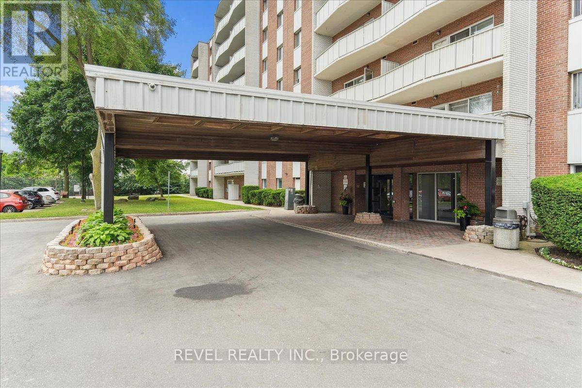 Mississauga (applewood), ON L4X1R9,1660 Bloor ST East #615
