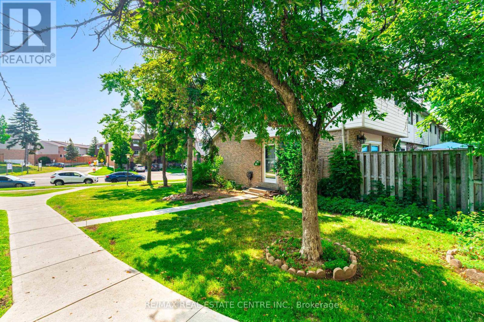 Mississauga (streetsville), ON L5N1M1,6540 Falconer DR #30