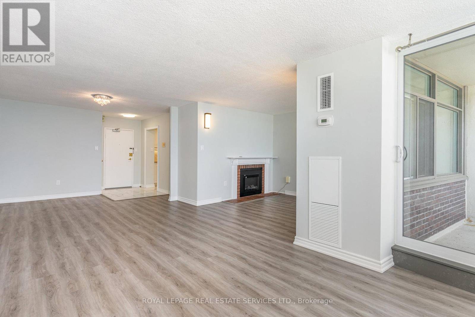 Mississauga (cooksville), ON L5A3S6,3100 Kirwin AVE #2905