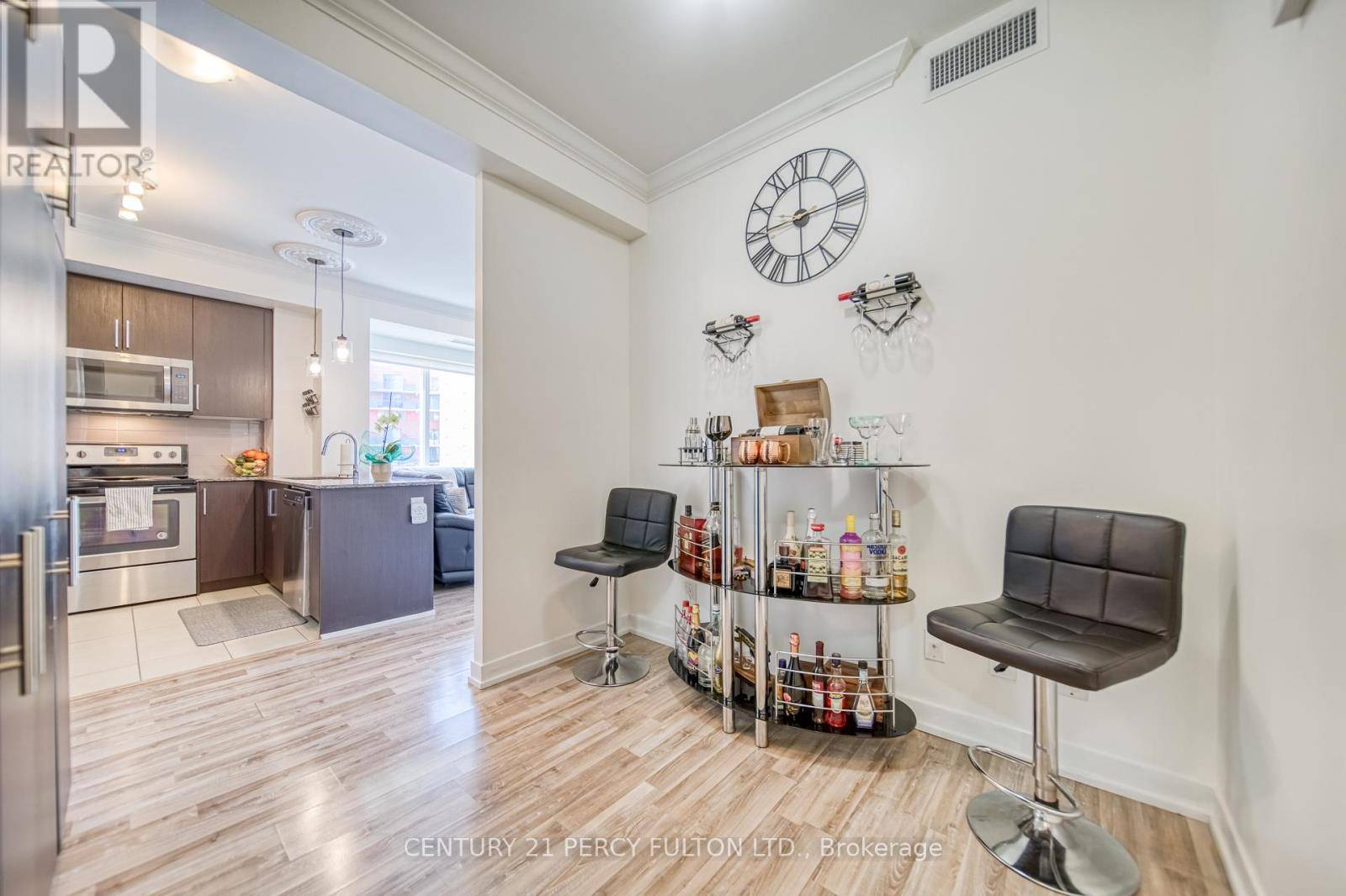 Toronto (west Humber-clairville), ON M9W7J9,840 Queens Plate DR #902