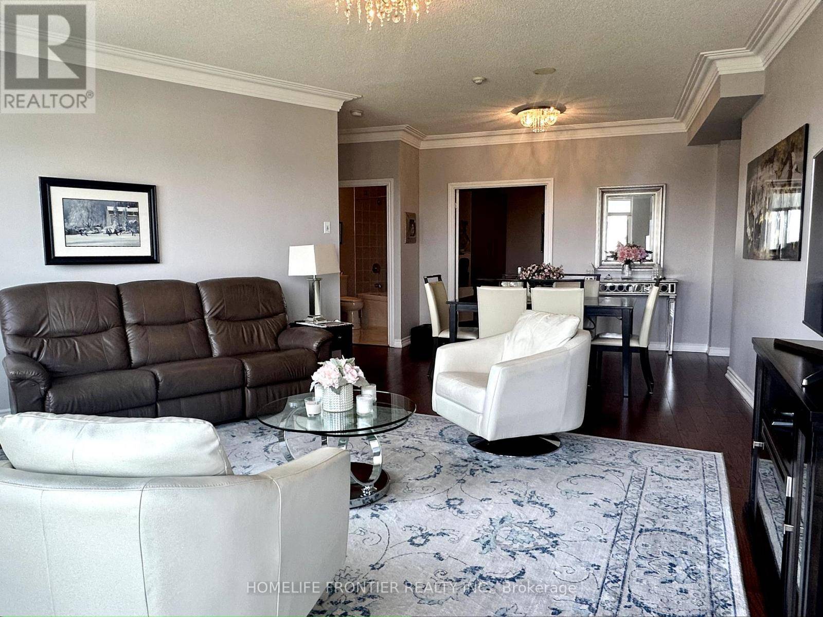 Toronto (edenbridge-humber Valley), ON M9A0C3,1135 royal york RD #903