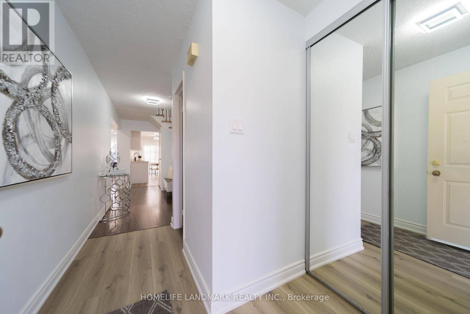 Oakville (cp College Park), ON L6H5C3,1230 Kirstie CT #39