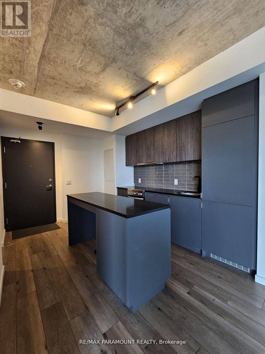 Toronto (stonegate-queensway), ON M8Z0G3,7 Smith CRES #601