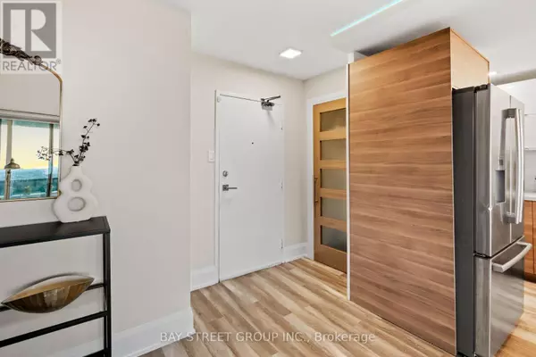 Mississauga (mississauga Valleys), ON L5A3T2,530 Lolita GDNS ##1201