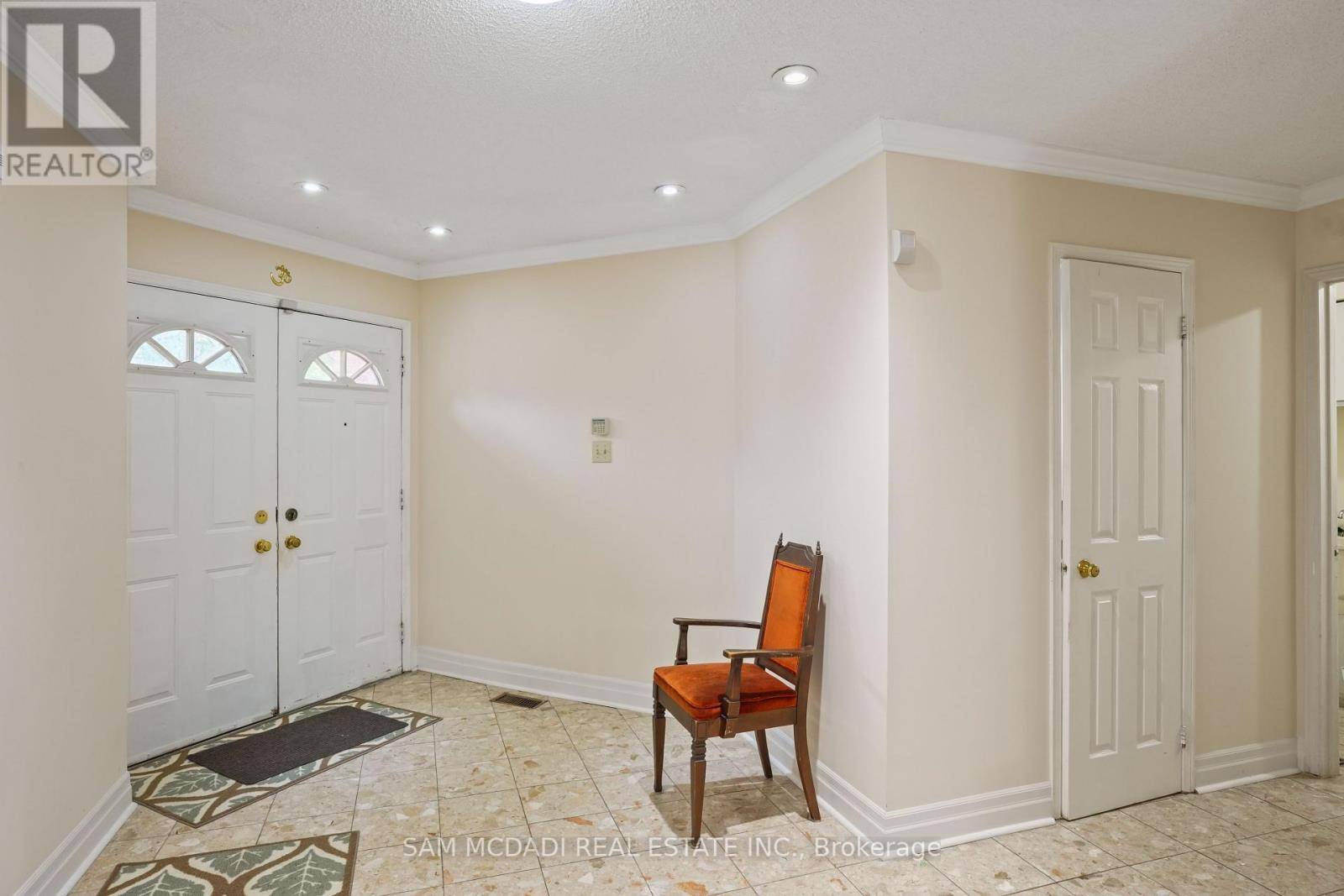 Mississauga (hurontario), ON L5R1Z5,4551 GUILDWOOD WAY