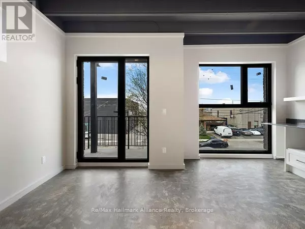 Toronto (alderwood), ON M8W3C3,155 Thirtieth ST #5