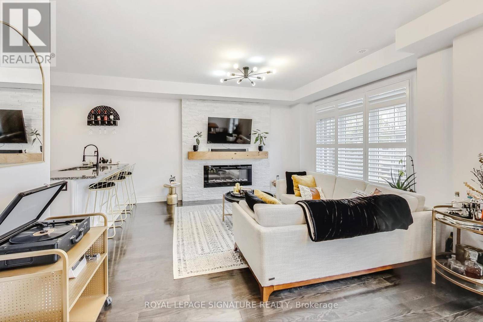 Oakville (wt West Oak Trails), ON L6M0S4,2435 Greenwich DR #65