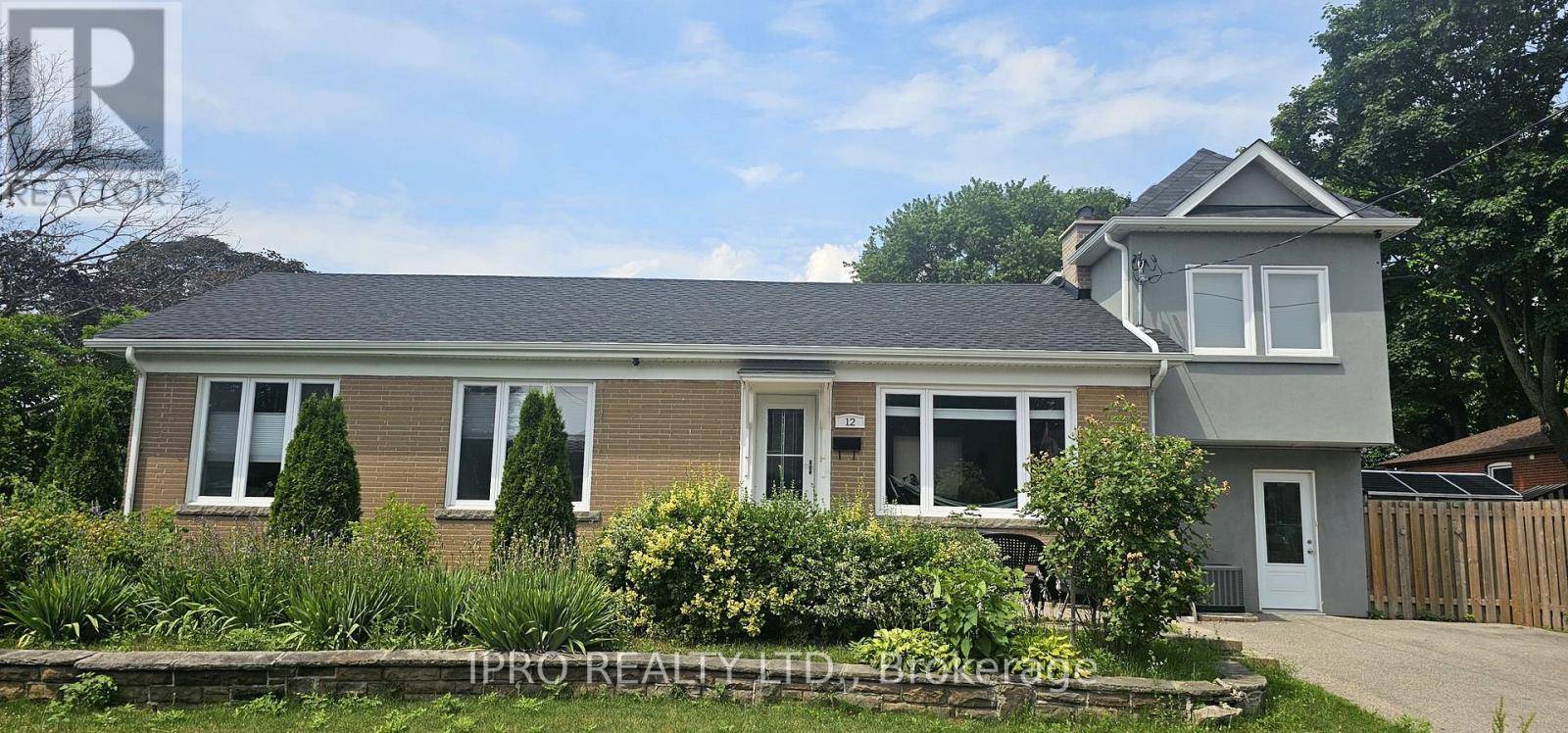 12 ROLLINS PLACE, Toronto (islington-city Centre West), ON M9B3Y4