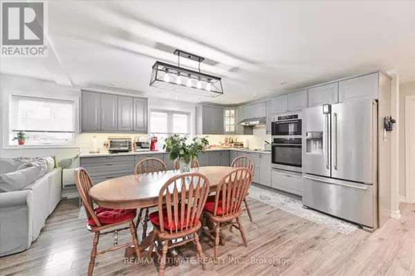 Toronto (rockcliffe-smythe), ON M6N3Y2,76 HILLDALE ROAD
